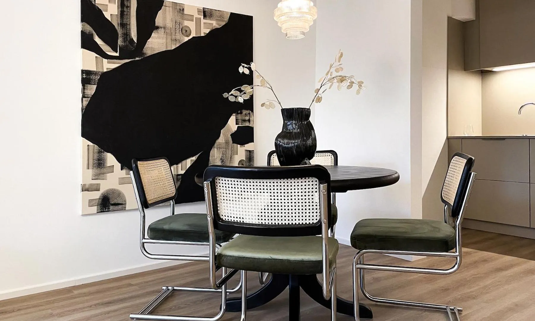Ferienwohnung Rosi - Stylischer Rueckzugsort Vor Den Toren Lindaus